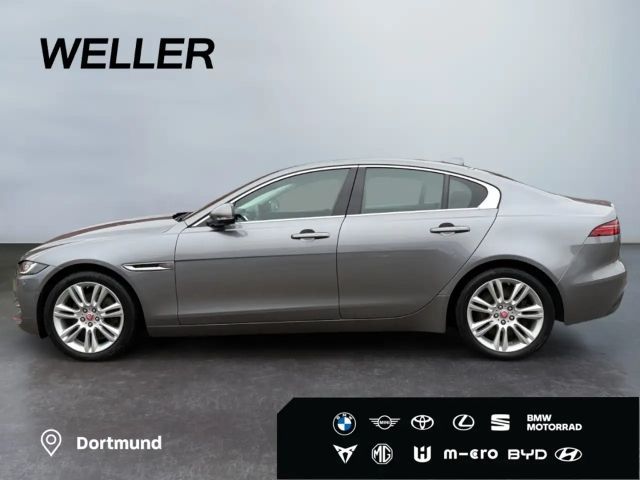 Jaguar XE AWD D200 SE
