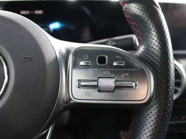 Mercedes-Benz A 200 AMG Line Business Line