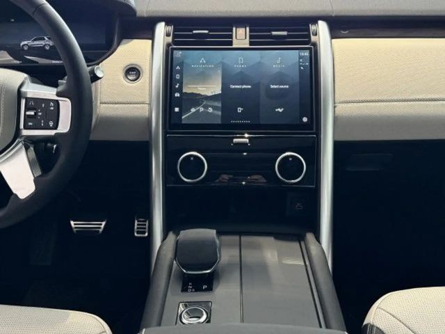 Land Rover Discovery D300 Dynamic HSE