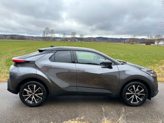 Toyota C-HR Plug-in Team D VVT-i