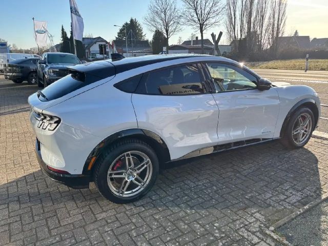 Ford Mustang Mach-E AWD Premium