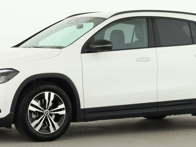 Mercedes-Benz GLA 180 Progressive