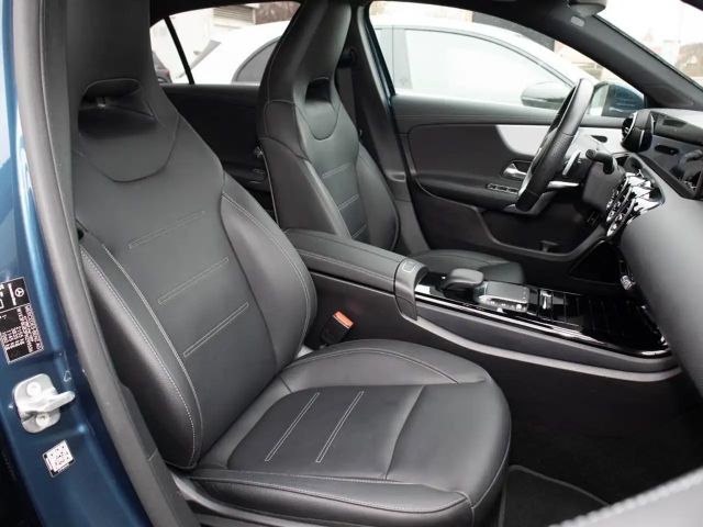 Mercedes-Benz A 250 A 250 e AMG Line