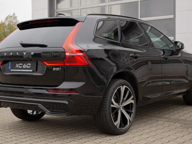 Volvo XC60 AWD Dark Plus