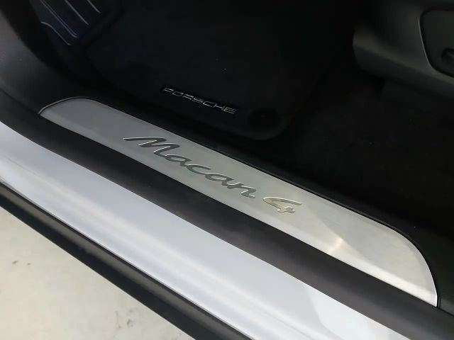 Porsche Macan 4