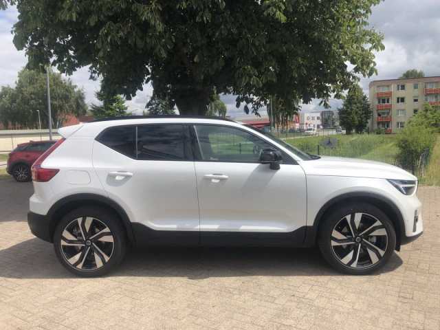 Volvo XC40 Dark Plus