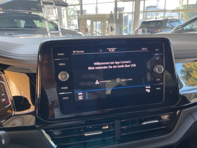 Volkswagen T-Roc 2.0 TSI 4 Motion DSG AHK Pano LED