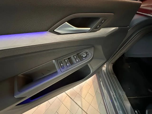 Volkswagen Golf Life Variant