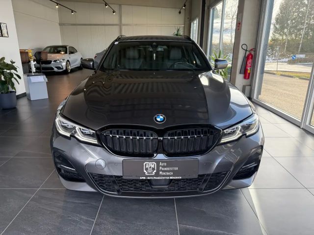 BMW 330 330e M-Sport xDrive