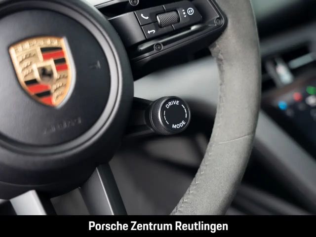 Porsche Taycan 4 Cross Turismo