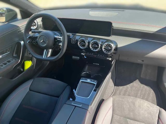 Mercedes-Benz CLA 180 AMG Line Shooting Brake