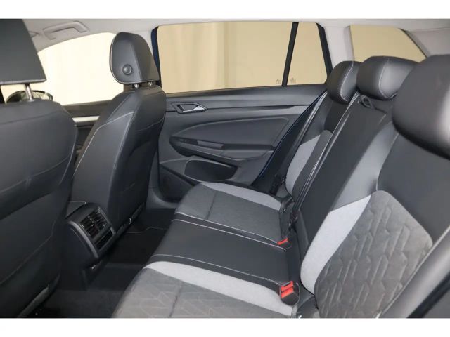 Volkswagen Golf 1.5 eTSI DSG Variant