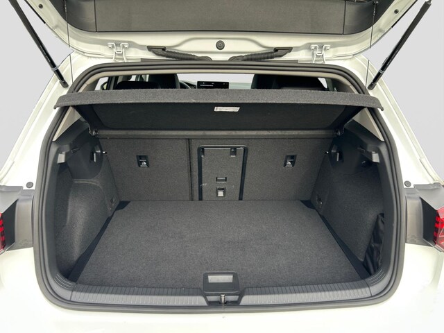 Volkswagen Golf 1.5 eTSI DSG Golf VIII Style