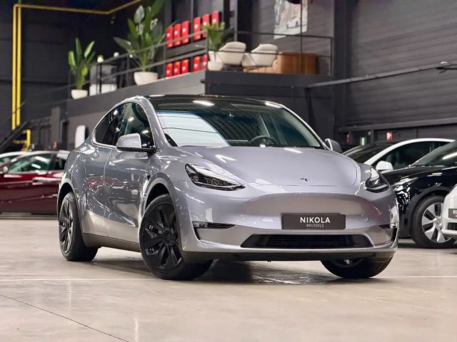 Tesla Model Y AWD Long Range