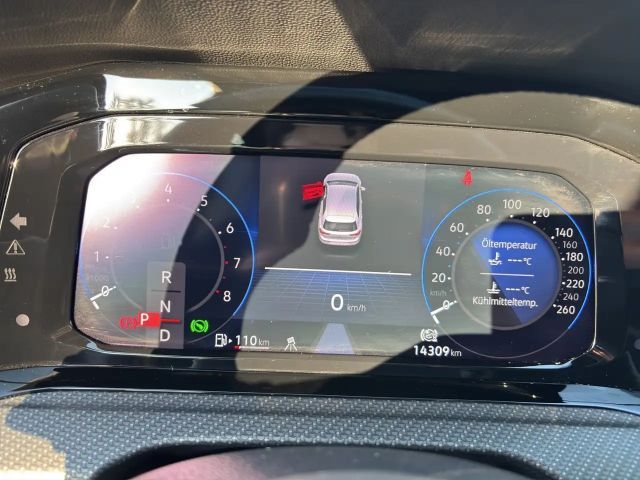 Volkswagen Golf 1.5 eTSI DSG Golf VIII R-Line