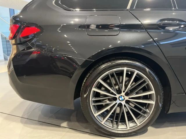 BMW 530 530d Luxury Line Touring xDrive