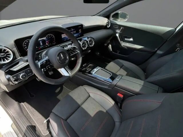 Mercedes-Benz A 200 AMG Line