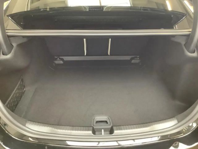 Mercedes-Benz C 180 AVANTGARDE Sedan