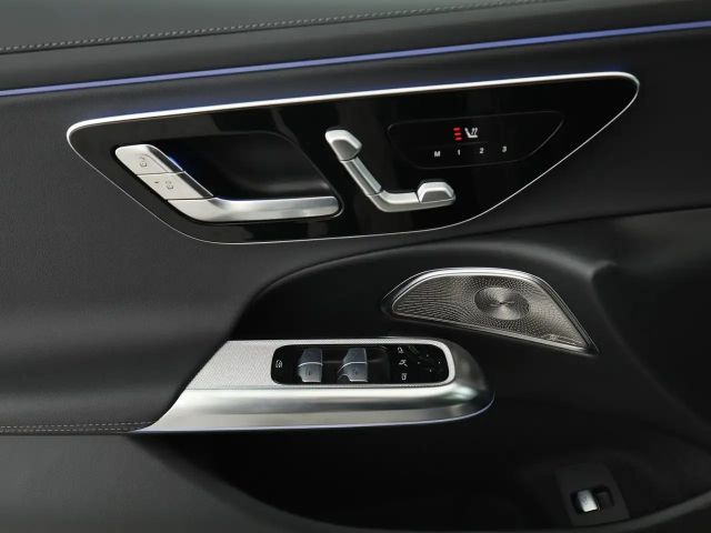 Mercedes-Benz E 220 E 220 d Sedan