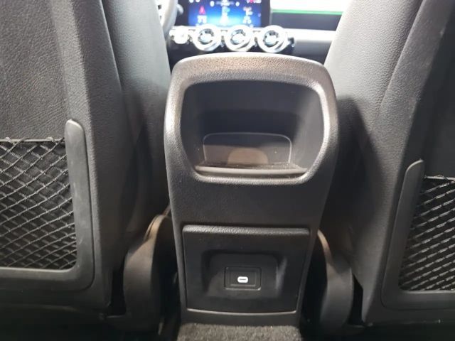 Mercedes-Benz CLA 180 AMG Line