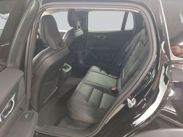 Volvo V60 Cross Country AWD Plus