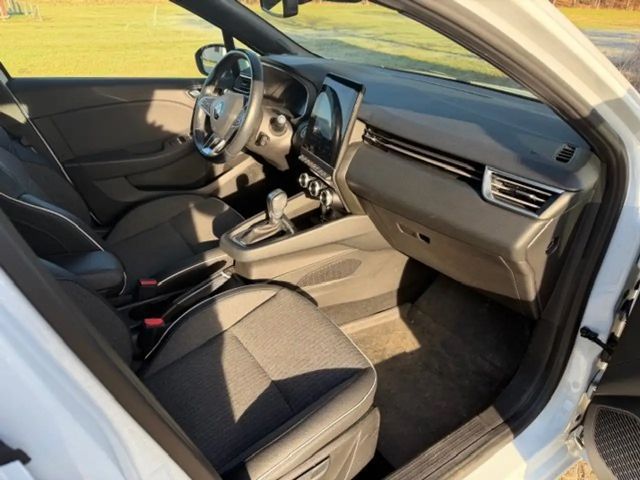 Renault Clio E-Tech Hybrid Intens