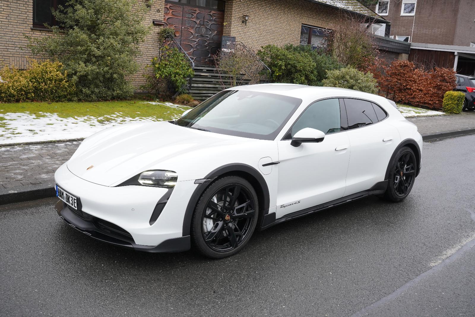 Porsche Taycan 4S Cross Turismo