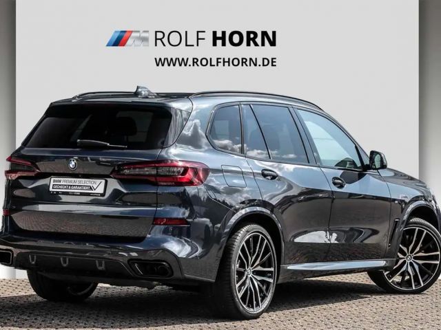 BMW X5 M50i