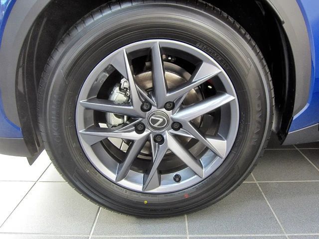 Lexus LBX 1.5 Hybrid Klimaautomatik, Kamera, BT,