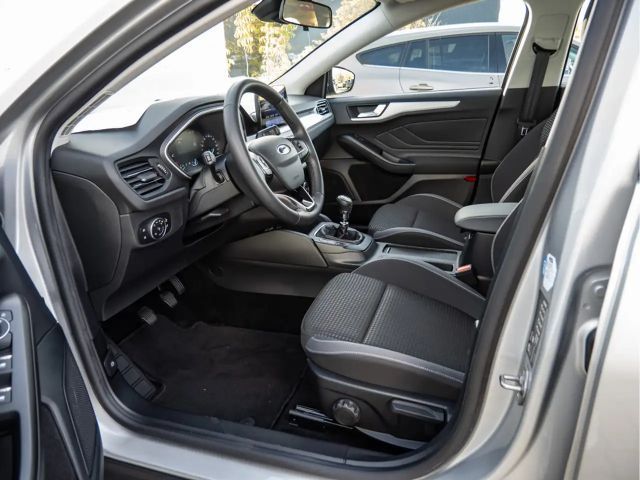 Ford Focus C & C 1.0L 125PS PDC KAMERA NAVI LED