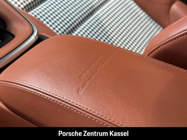 Porsche 992 4 Coupé Targa