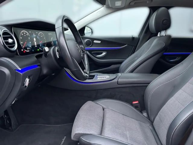 Mercedes-Benz E 300 AVANTGARDE Sedan