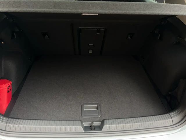 Volkswagen Golf 1.5 eTSI DSG Golf VIII