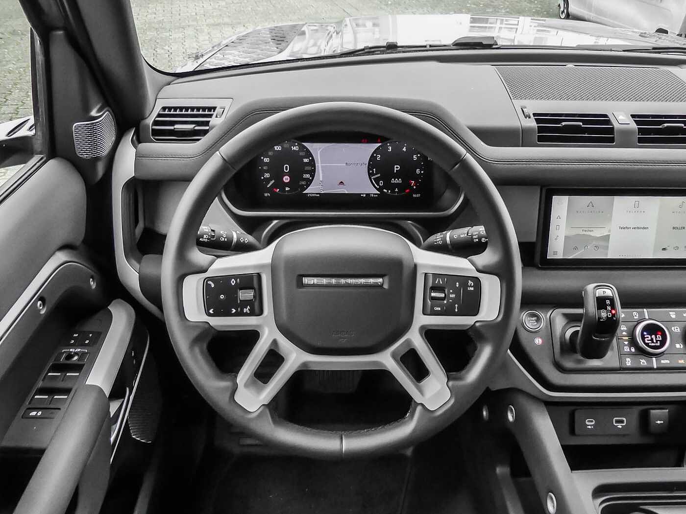 Land Rover Defender 110 Dynamic SE