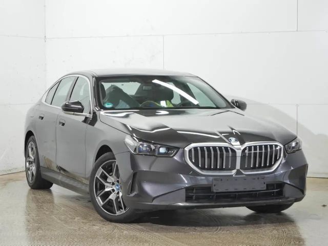 BMW 530 530e Sedan