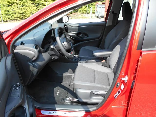 Toyota Yaris Active Hatchback Hybride VVT-i