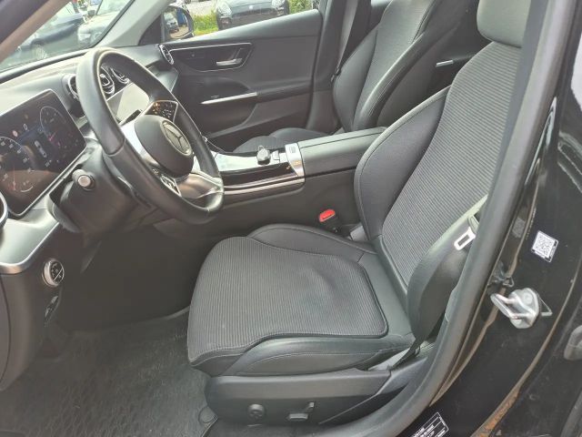 Mercedes-Benz C 200 C 200 d Sedan