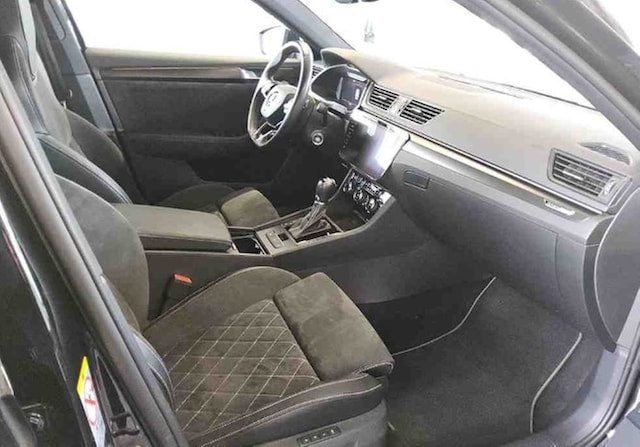 Skoda Superb 2.0 TSI 4x4 Combi Sportline