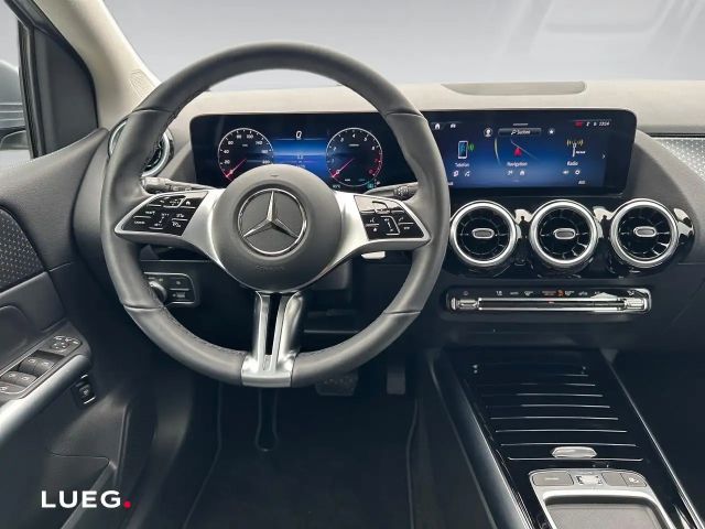 Mercedes-Benz B 200 Progressive Sedan