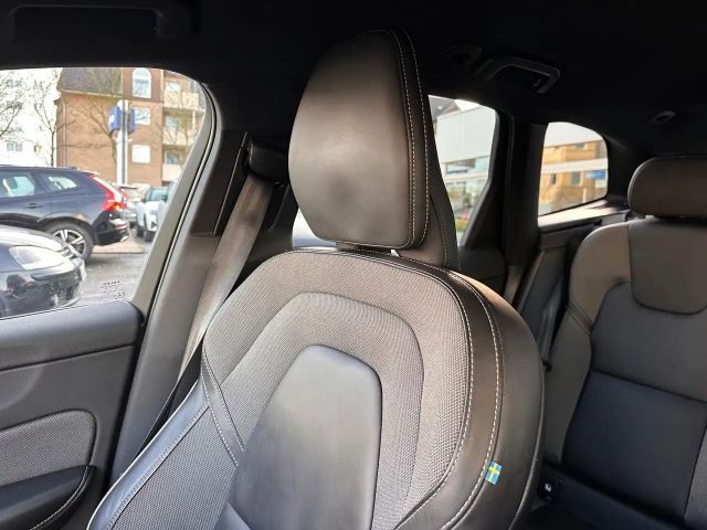 Volvo XC60 AWD R-Design