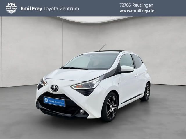 Toyota Aygo X Hatchback Play Team D X-play