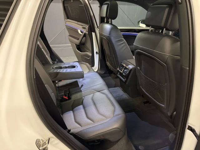 Volkswagen Touareg R-Line Style