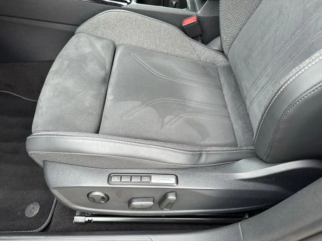 Volkswagen Golf Style eHybrid