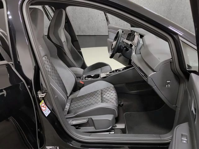 Volkswagen Golf 1.5 TSI DSG R-Line