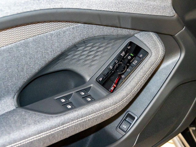 Audi A6 Avant Quattro S-Tronic