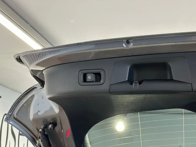 Mercedes-Benz GLA 200 4MATIC GLA 200 d