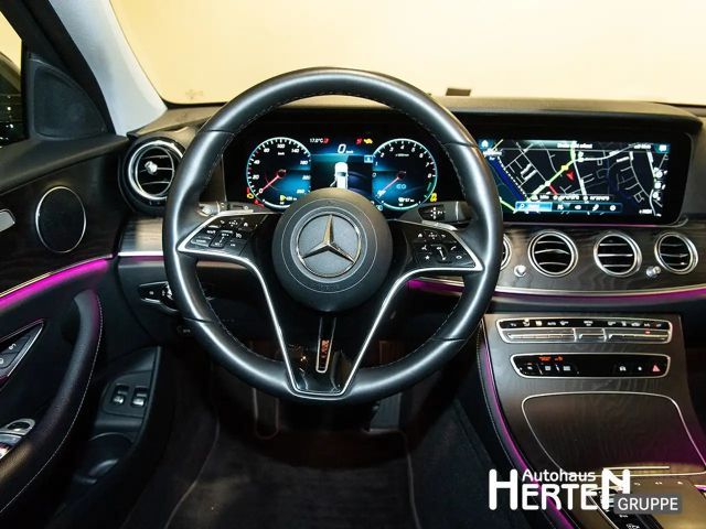 Mercedes-Benz E 300 AVANTGARDE Estate