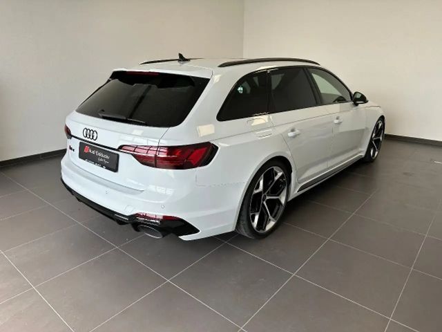 Audi RS4 Avant Competition Quattro