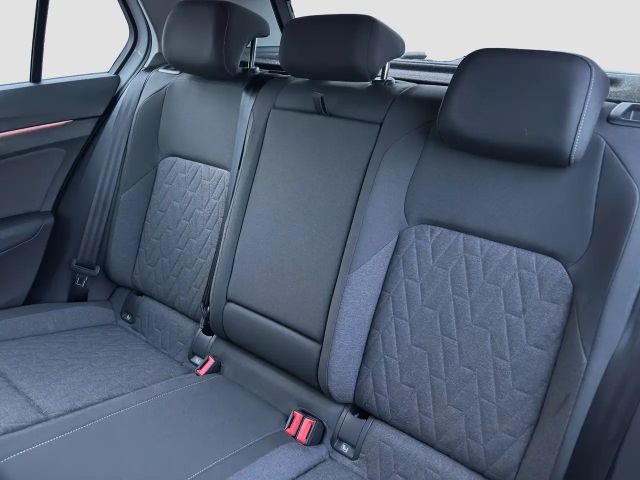 Volkswagen Golf 1.5 eTSI DSG Life