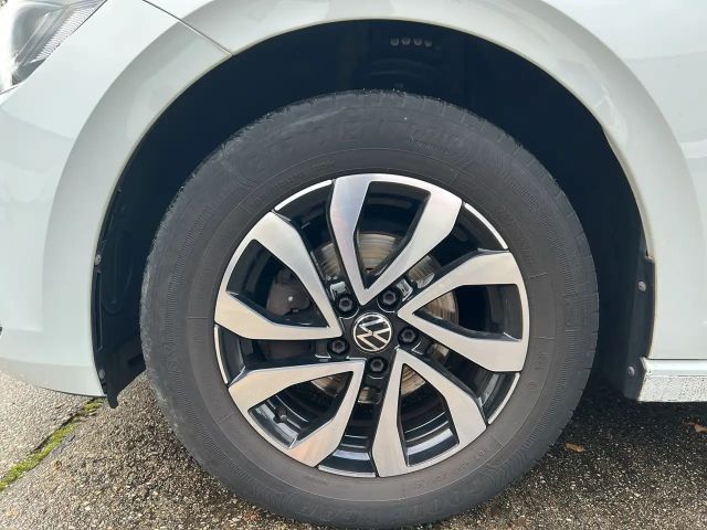 Volkswagen Polo TSI Active LED Climatronic ACC PDC SH LM